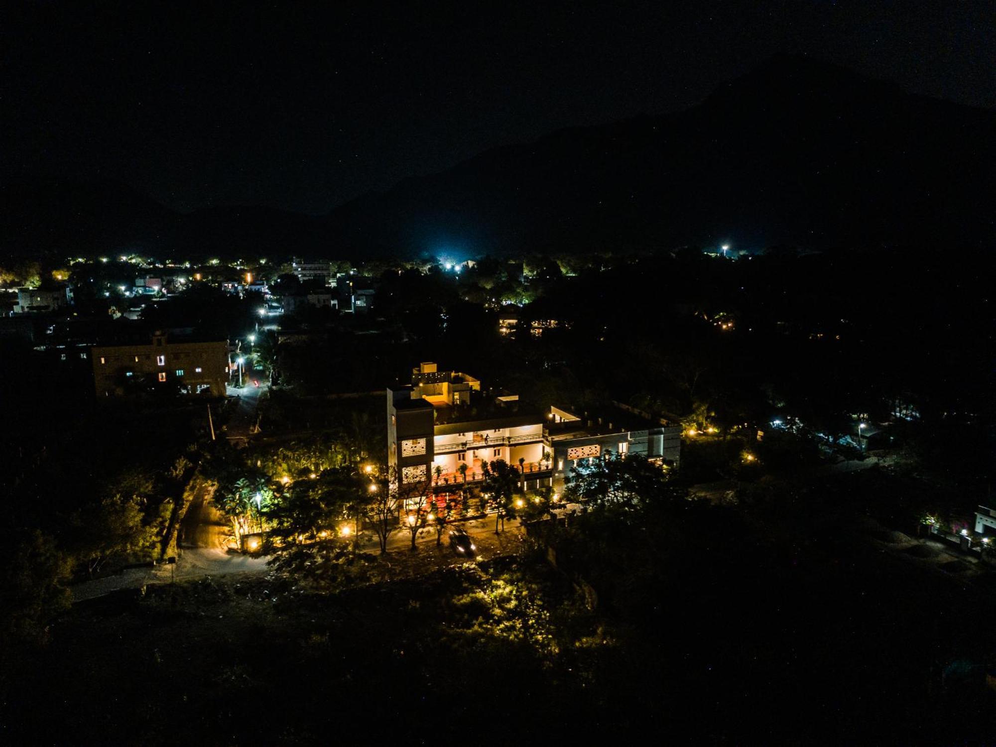 Aashreya Suites Тируваннамалай Экстерьер фото